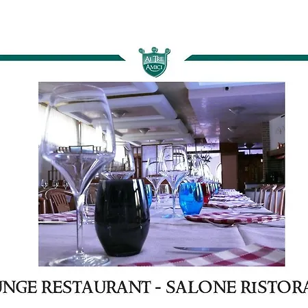 Trattoria Ai Tre Amici 3* 모르테글리아노